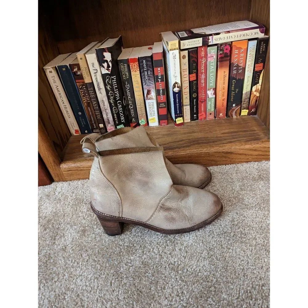 Holding horses tan distressed leather boho ankle boots sz 38 euc